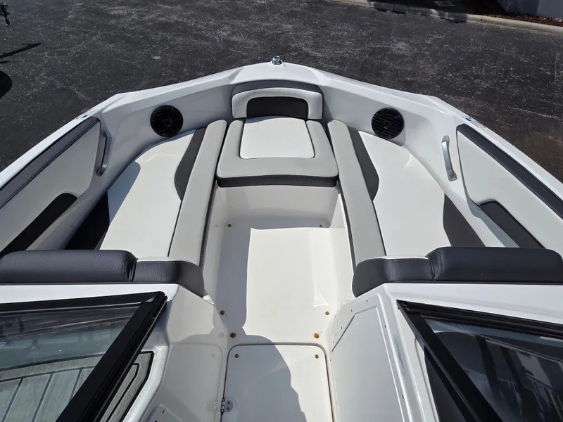 Slide: The Image of Yamaha 195S 2023 - 14