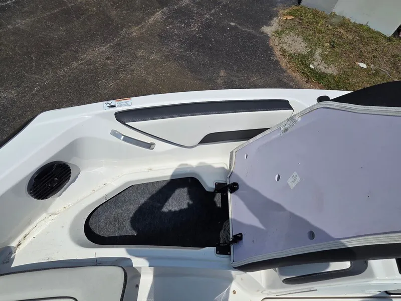 Slide: The Image of Yamaha 195S 2023 - 16