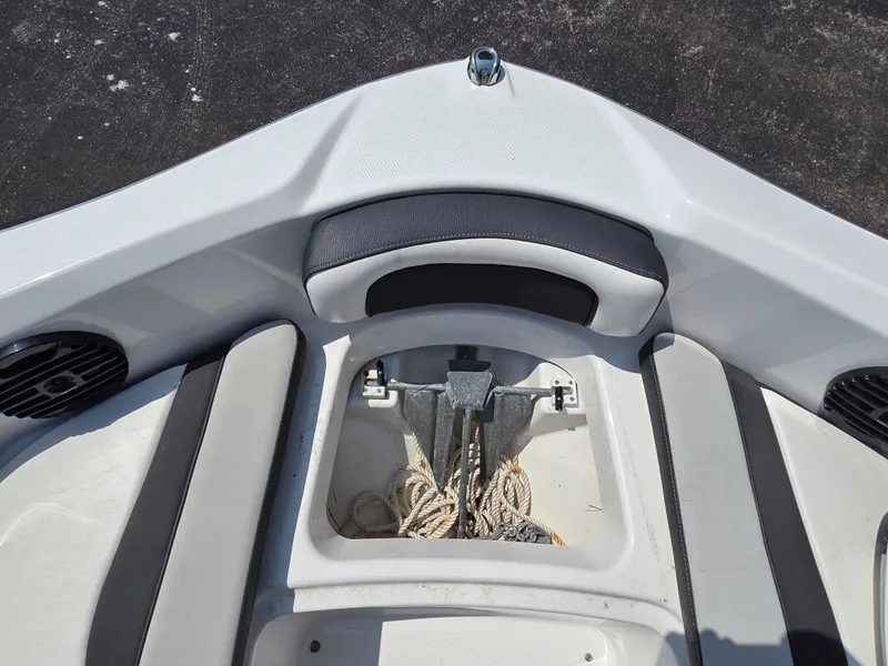 Slide: The Image of Yamaha 195S 2023 - 17