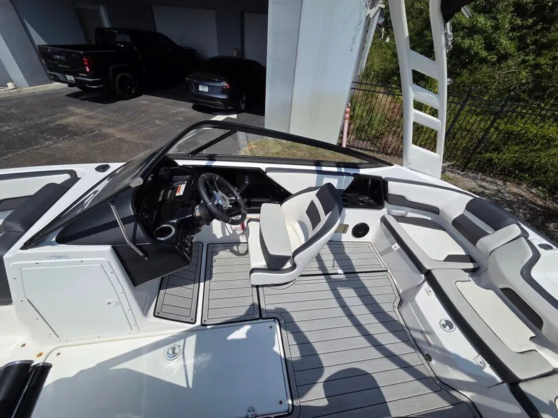 Slide: The Image of Yamaha 195S 2023 - 19