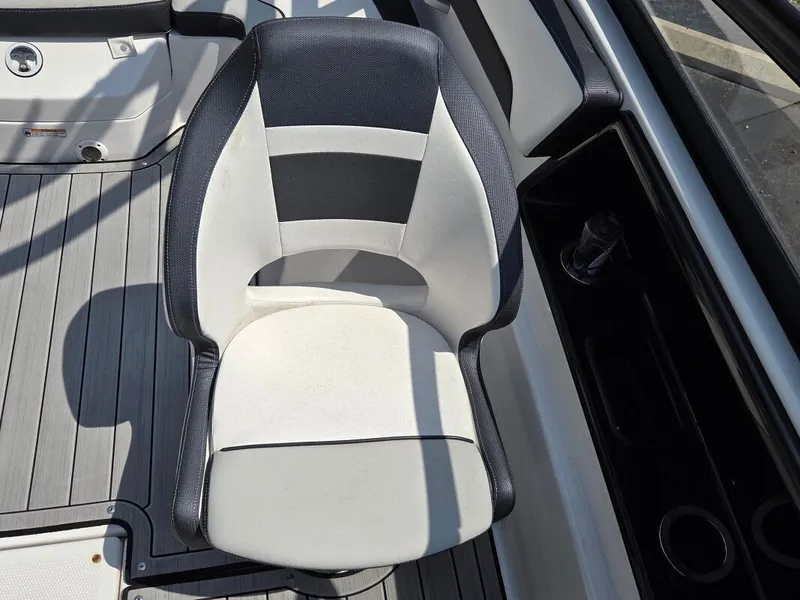 Slide: The Image of Yamaha 195S 2023 - 22