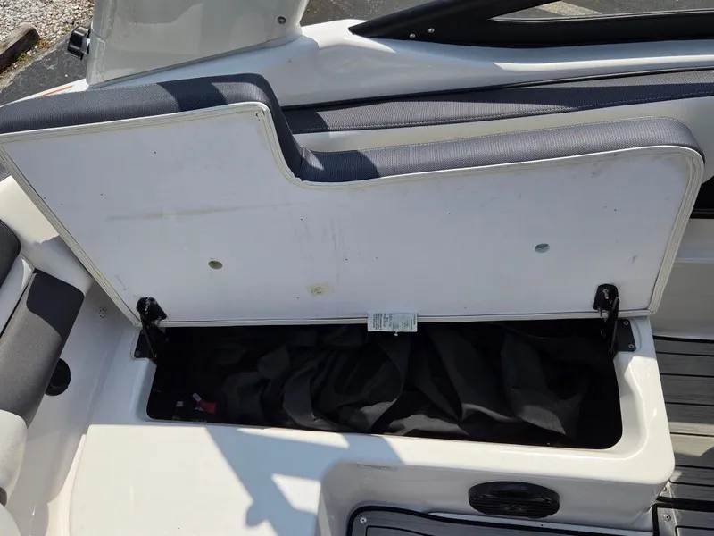 Slide: The Image of Yamaha 195S 2023 - 24