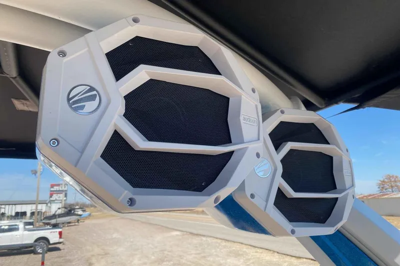 Slide: The Image of 2025 Tigé Ultré 25ZX boat speakers, featuring modern design and high-quality audio output. - 12
