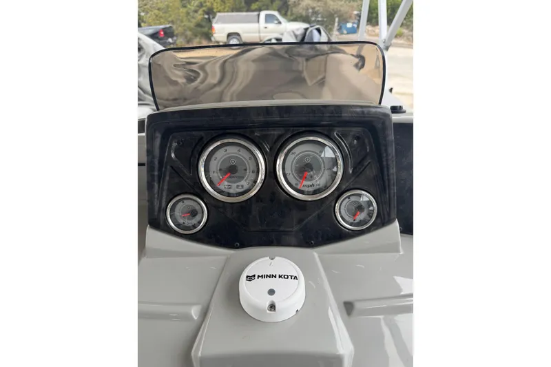 Slide: The Image of Dashboard of 2022 G3 Suncatcher Select 322RF with Minn Kota controls. - 20