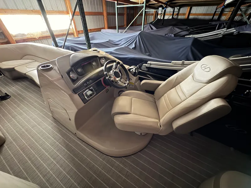 Slide: The Image of Interior of a 2018 Harris 240 Solstice pontoon boat. - 16