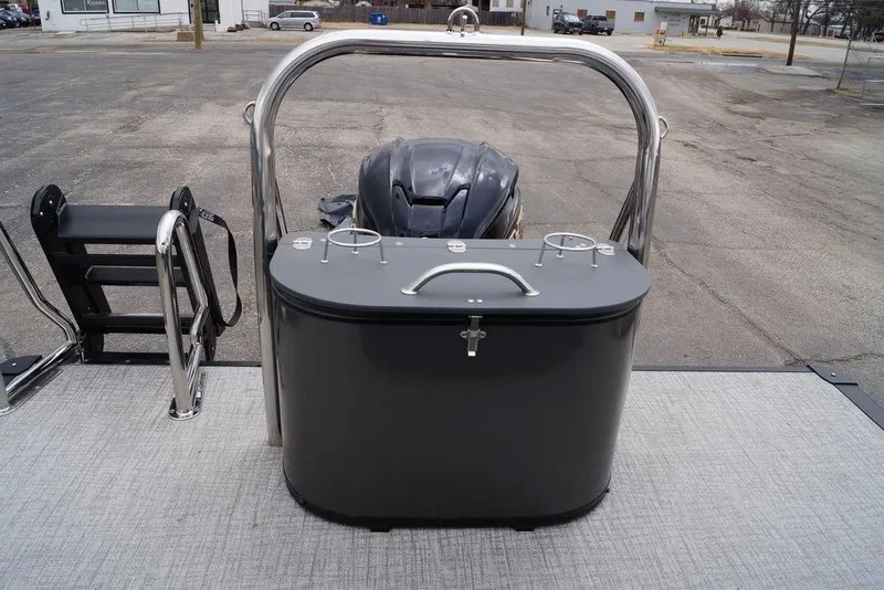 Slide: The Image of 2026 Avalon Catalina Versatile Rear Bench boat with sleek design and modern features. - 23