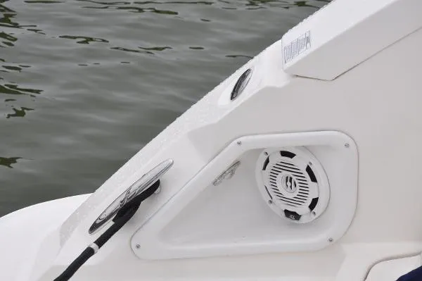 Slide: The Image of Sea Ray 370 Sundancer 2010 - 11