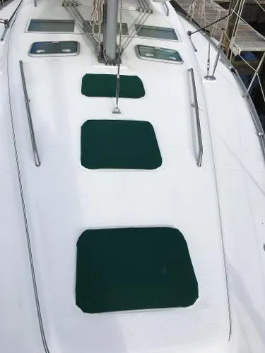 Slide: The Image of Beneteau 393 2003 - 5