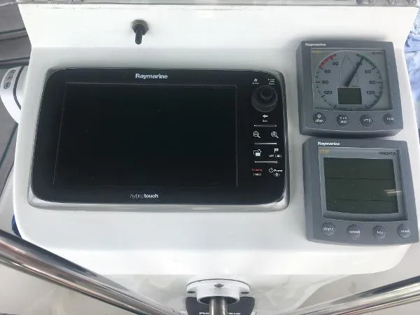 Slide: The Image of Beneteau 393 2003 - 9