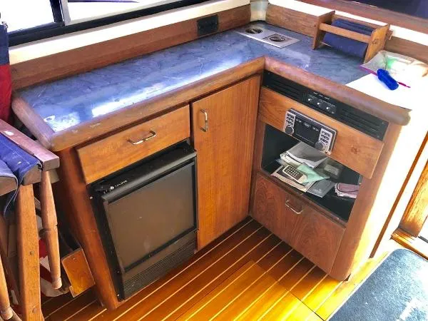 Slide: The Image of Bayliner 3888 Motoryacht 1992 - 8