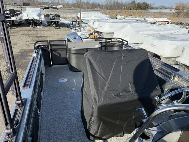 Slide: The Image of Angler 8524 Striper 2022 - 7