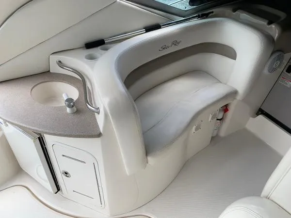 Slide: The Image of Sea Ray 320 Sundancer 2003 - 11