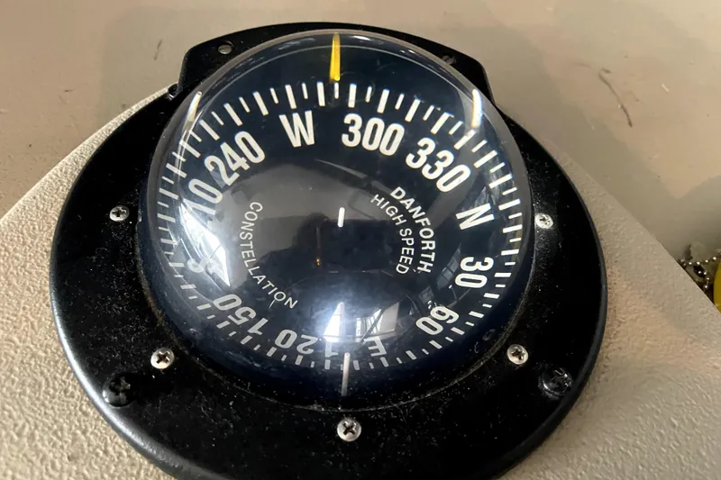 Slide: The Image of Compass on Bayliner 3988 Command Bridge Motoryacht, year 2001. - 18