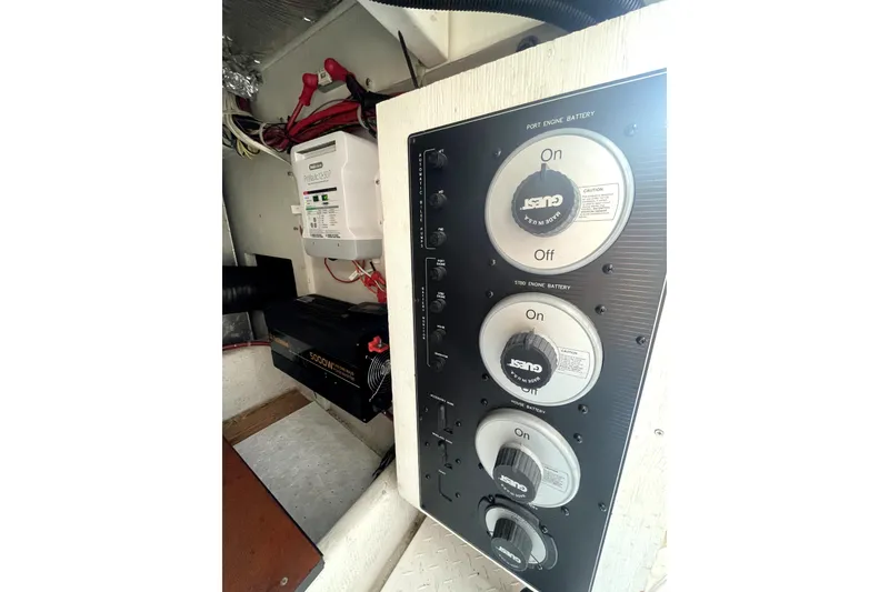 Slide: The Image of Electrical panel and battery switches on a 2001 Bayliner 3988 Command Bridge Motoryacht. - 46