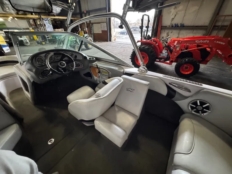 Slide: The Image of Interior of a 2006 Correct Craft Air Nautique 210 boat. - 21