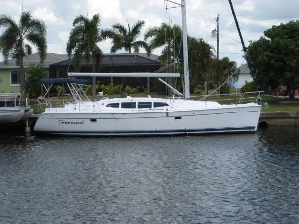Slide: The Image of Hunter 39 SAILBOAT 2011 - 0