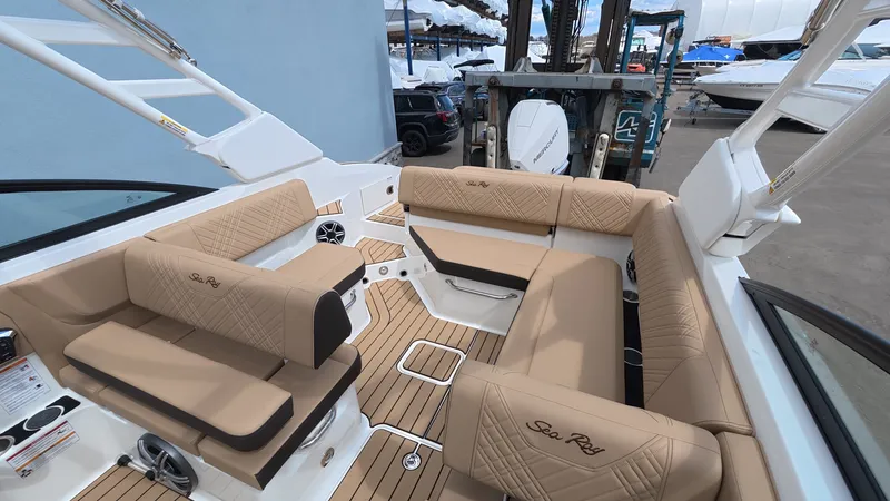 Slide: The Image of Sea Ray SDX 250 Outboard 2026 - 13