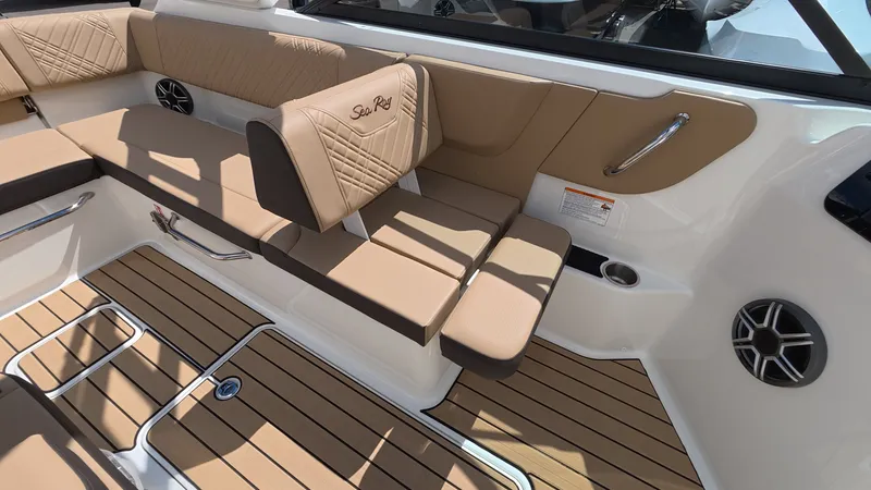 Slide: The Image of Sea Ray SDX 250 Outboard 2026 - 25