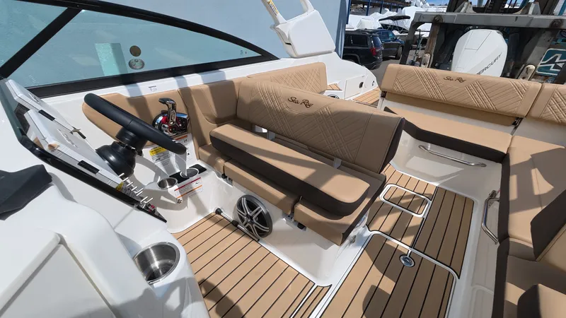 Slide: The Image of Sea Ray SDX 250 Outboard 2026 - 36