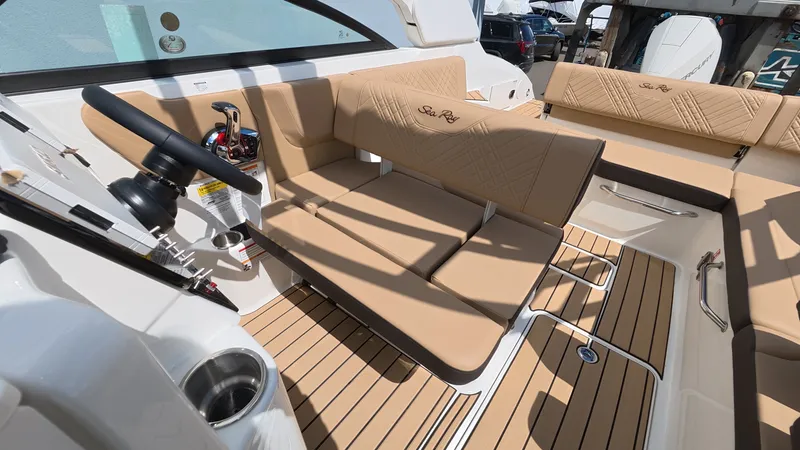 Slide: The Image of Sea Ray SDX 250 Outboard 2026 - 37