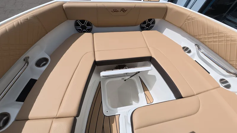 Slide: The Image of Sea Ray SDX 250 Outboard 2026 - 47