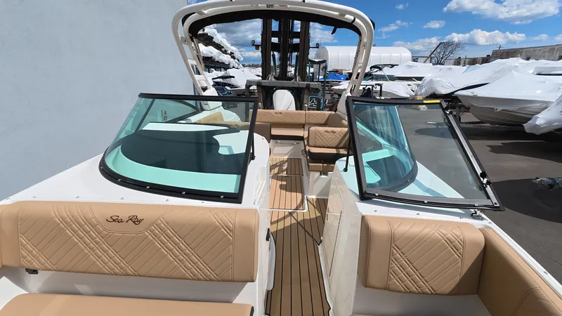 Slide: The Image of Sea Ray SDX 250 Outboard 2026 - 52