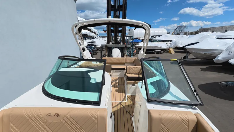 Slide: The Image of Sea Ray SDX 250 Outboard 2026 - 53