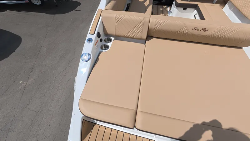 Slide: The Image of Sea Ray SDX 250 Outboard 2026 - 9