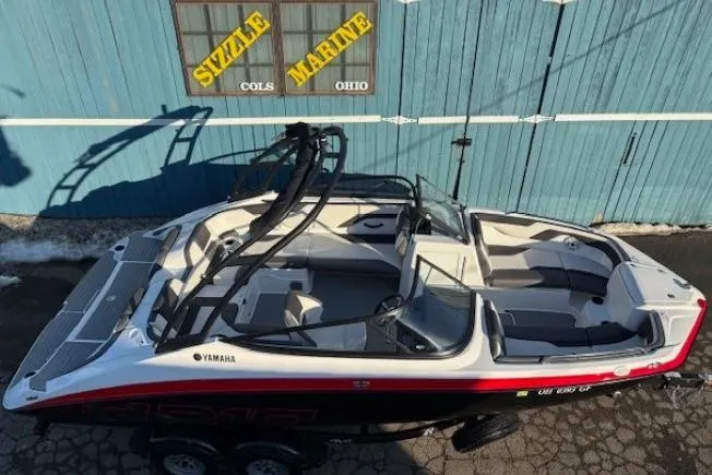 Slide: The Image of 2021 Yamaha AR210 boat at Sizzle Marine, Ohio, displayed outdoors. - 5