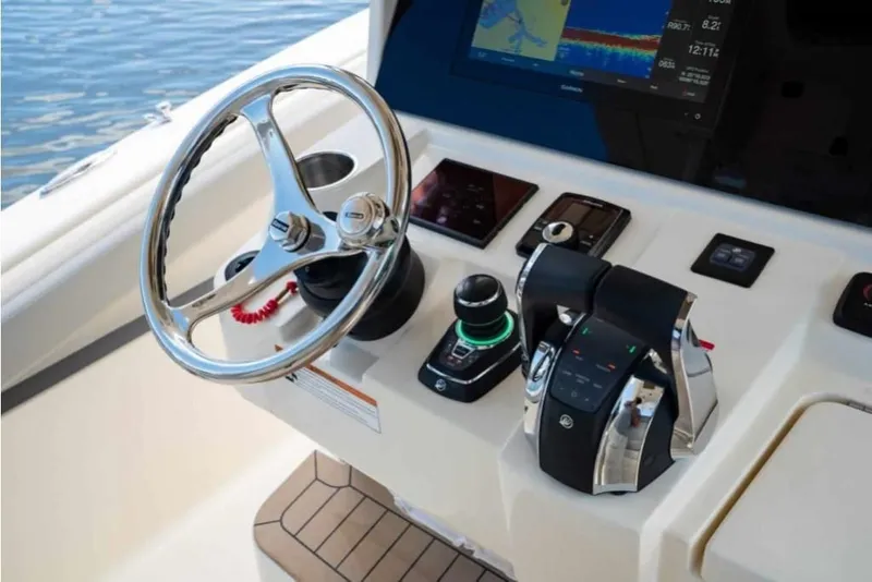 Slide: The Image of 2023-Scout-330-LXF-MarineMax - 22