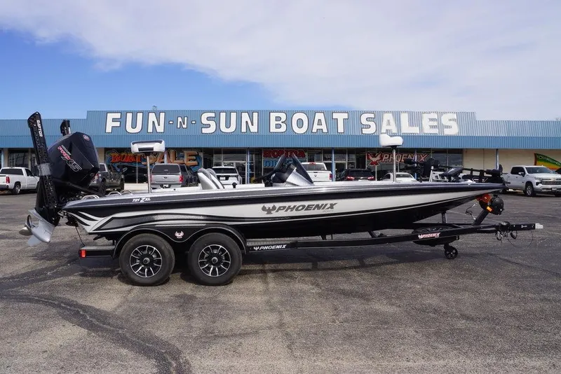 The Image of 2026 Phoenix 721 ZXL boat at Fun-N-Sun Boat Sales dealership. - 0