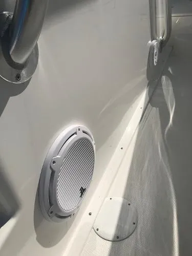 Slide: The Image of Ocean Master 336 Center Console 2016 - 10