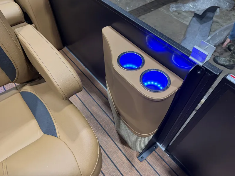 Slide: The Image of Bentley Pontoons Legacy 220 Swingback & Honda 4-Stroke EFI 2026 - 24