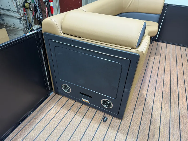 Slide: The Image of Bentley Pontoons Legacy 220 Swingback & Honda 4-Stroke EFI 2026 - 25