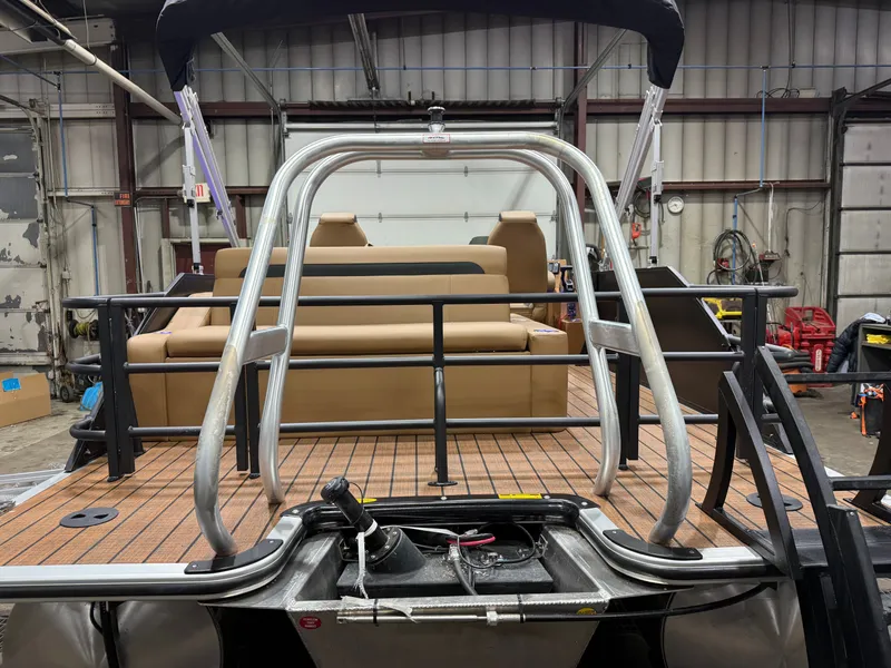 Slide: The Image of Bentley Pontoons Legacy 220 Swingback & Honda 4-Stroke EFI 2026 - 42