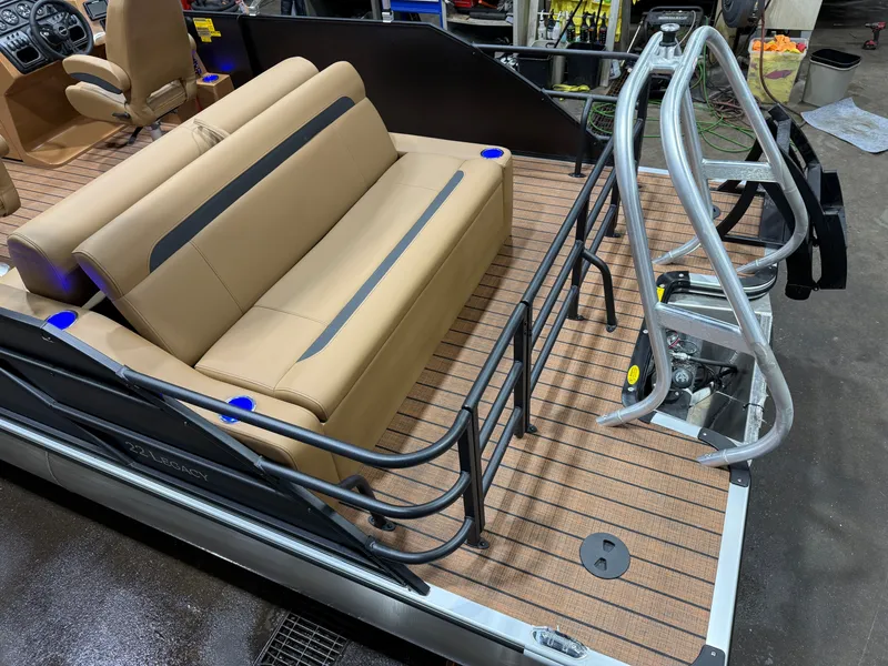 Slide: The Image of Bentley Pontoons Legacy 220 Swingback & Honda 4-Stroke EFI 2026 - 46