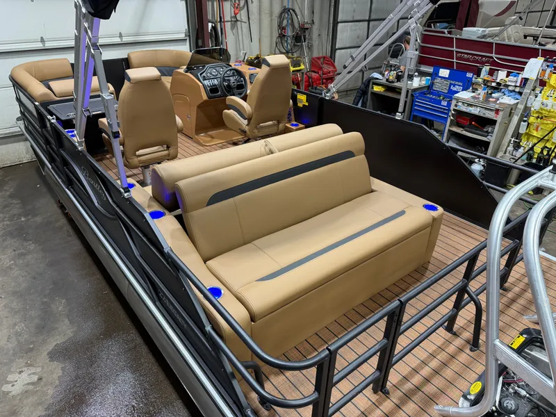 Slide: The Image of Bentley Pontoons Legacy 220 Swingback & Honda 4-Stroke EFI 2026 - 47