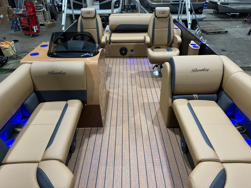 Slide: The Image of Bentley Pontoons Legacy 220 Swingback & Honda 4-Stroke EFI 2026 - 6