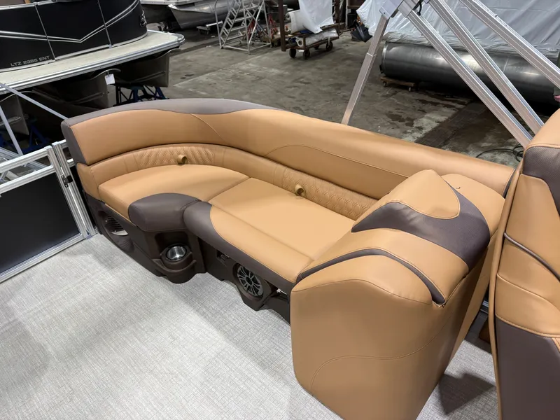 Slide: The Image of Tahoe LTZ 2385 Quad Lounge & 4-Stroke 2026 - 19