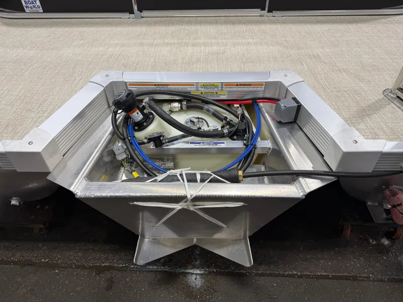 Slide: The Image of Tahoe LTZ 2385 Quad Lounge & 4-Stroke 2026 - 40