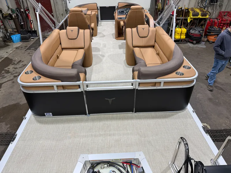 Slide: The Image of Tahoe LTZ 2385 Quad Lounge & 4-Stroke 2026 - 6