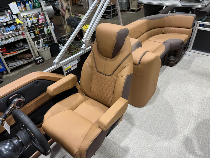 Slide: The Image of Tahoe LTZ 2385 Quad Lounge & Honda 4-Stroke EFI 2026 - 12
