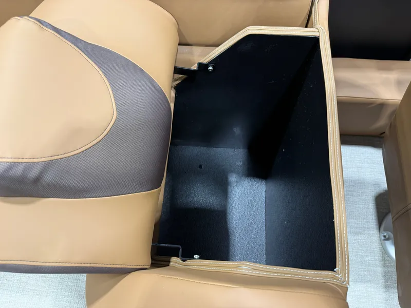 Slide: The Image of Tahoe LTZ 2385 Quad Lounge & Honda 4-Stroke EFI 2026 - 23