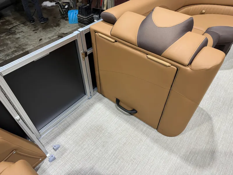 Slide: The Image of Tahoe LTZ 2385 Quad Lounge & Honda 4-Stroke EFI 2026 - 24