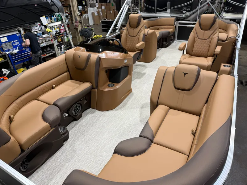 Slide: The Image of Tahoe LTZ 2385 Quad Lounge & Honda 4-Stroke EFI 2026 - 29