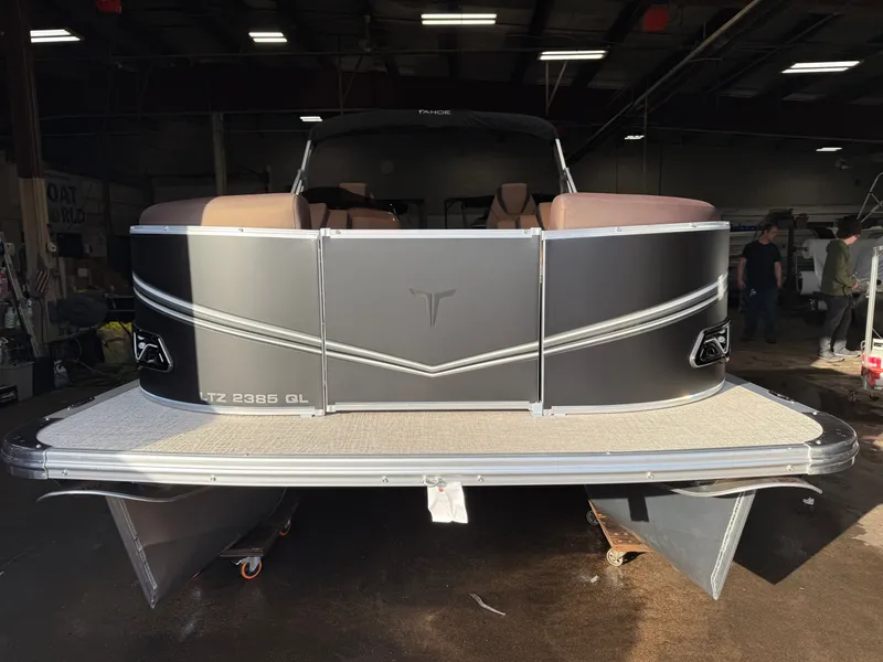 Slide: The Image of Tahoe LTZ 2385 Quad Lounge & Honda 4-Stroke EFI 2026 - 32