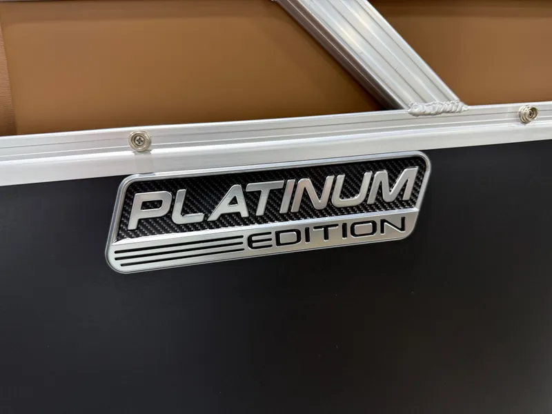 Slide: The Image of Tahoe LTZ 2385 Quad Lounge & Honda 4-Stroke EFI 2026 - 37