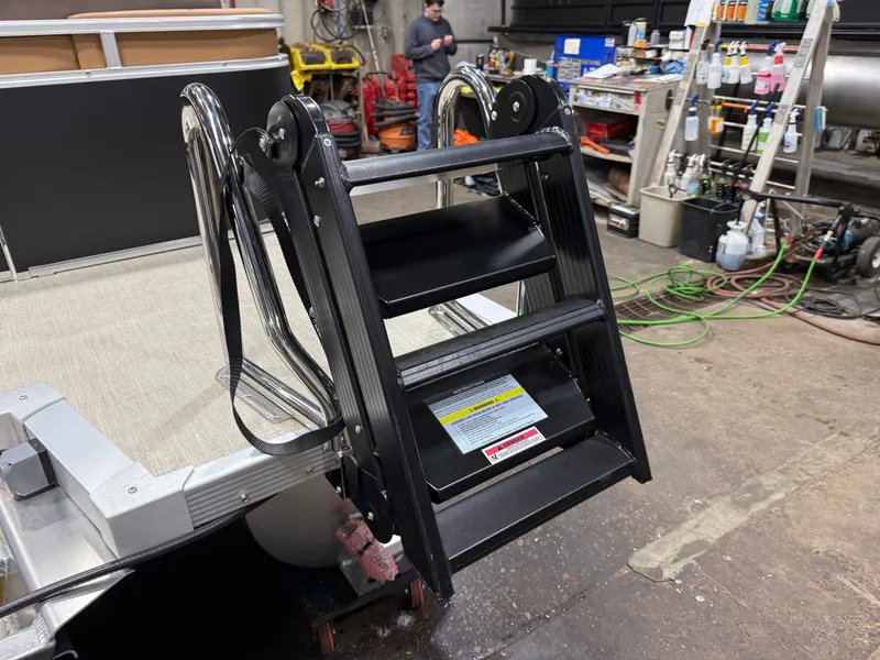 Slide: The Image of Tahoe LTZ 2385 Quad Lounge & Honda 4-Stroke EFI 2026 - 41