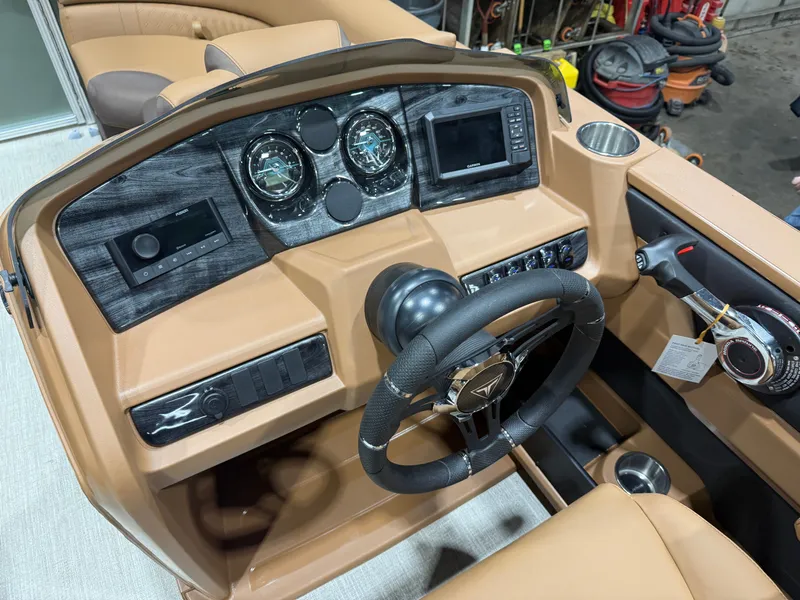 Slide: The Image of Tahoe LTZ 2385 Quad Lounge & Honda 4-Stroke EFI 2026 - 13