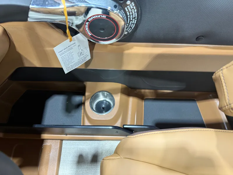 Slide: The Image of Tahoe LTZ 2385 Quad Lounge & Honda 4-Stroke EFI 2026 - 17